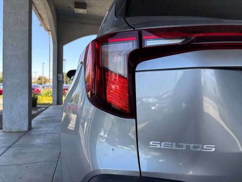 Used 2025 Kia Seltos LX image 31