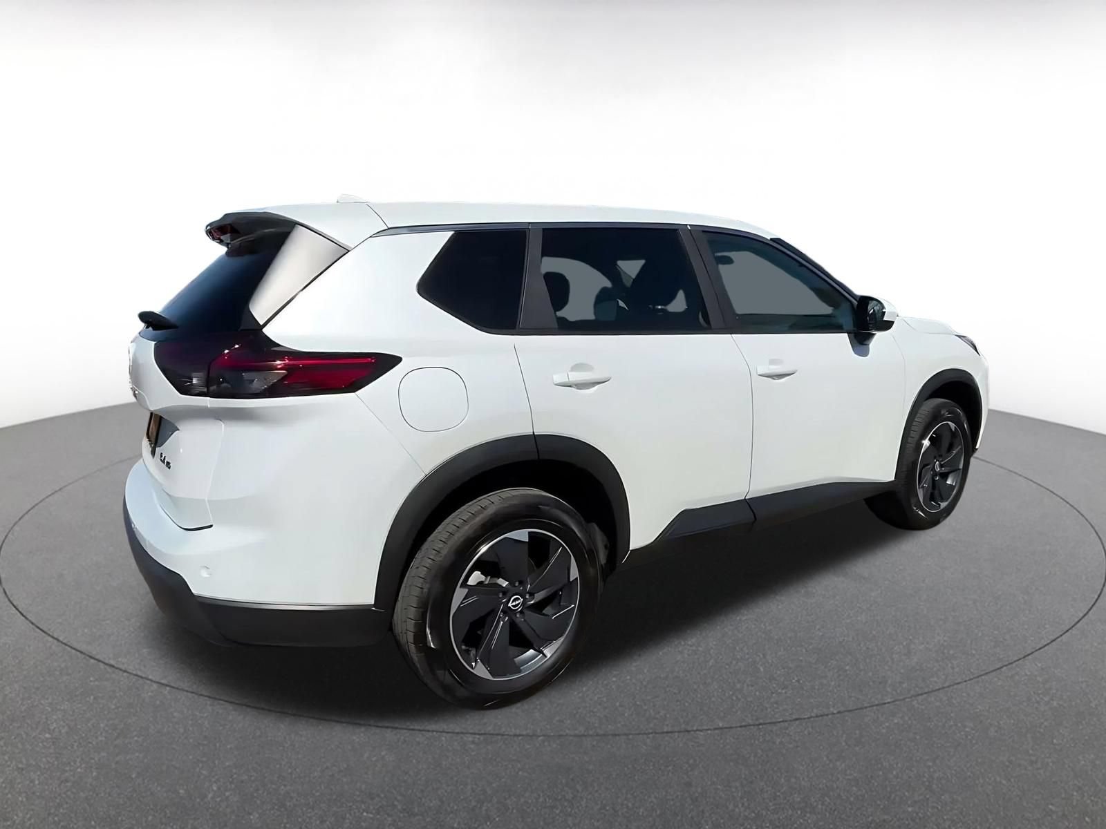 Used 2024 Nissan Rogue SV AWD/4WD image 14