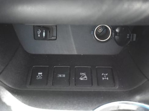 Used 2015 Toyota Highlander XLE AWD/4WD image 31