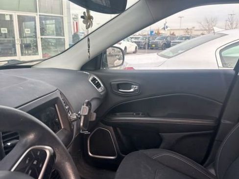 Used 2018 Jeep Compass Sport w/ Tech Group image 11