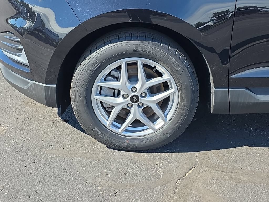 Used 2024 Ford Edge SEL AWD/4WD image 13