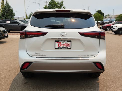 New 2026 Toyota Highlander Platinum AWD/4WD image 14