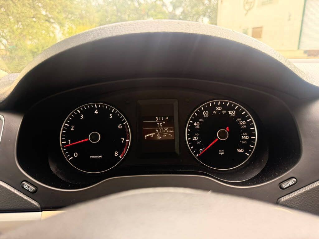 Used 2014 Volkswagen Jetta SE FWD image 16