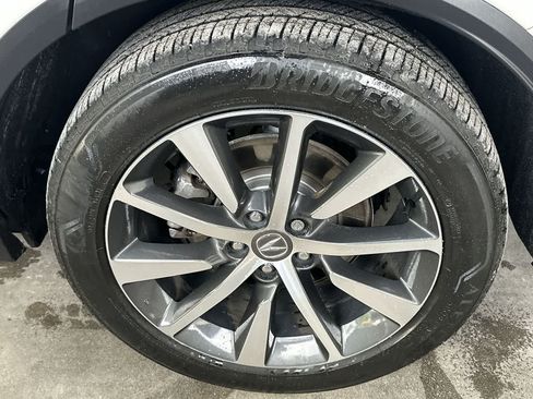 Used 2025 Acura MDX w/ Technology Package FWD image 11