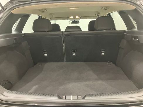 Used 2018 Hyundai Elantra GT image 30