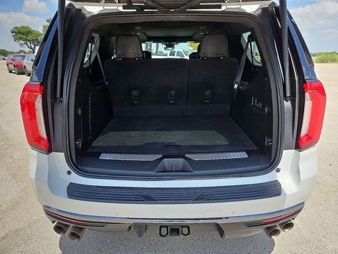 Used 2023 GMC Yukon XL Denali Ultimate AWD/4WD image 18