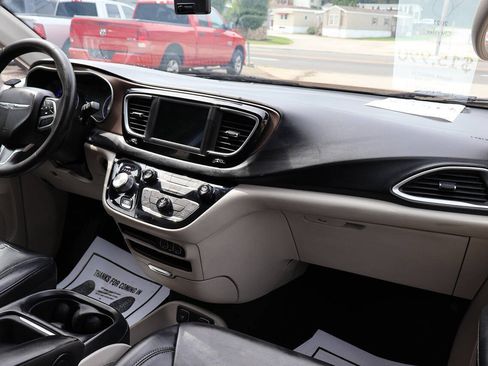Used 2021 Chrysler Voyager Lxi FWD image 28