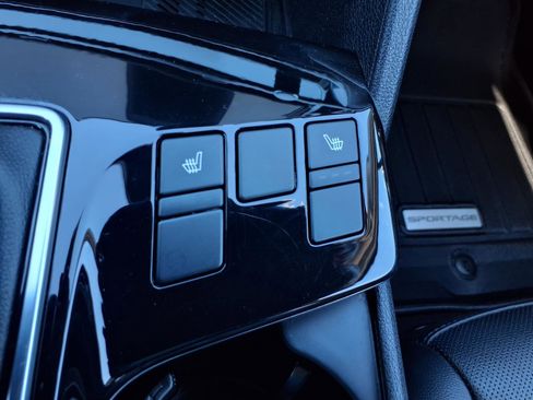 Used 2023 Kia Sportage EX image 21