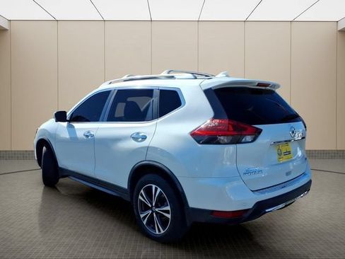 Used 2019 Nissan Rogue SV w/ Premium Package AWD/4WD image 4