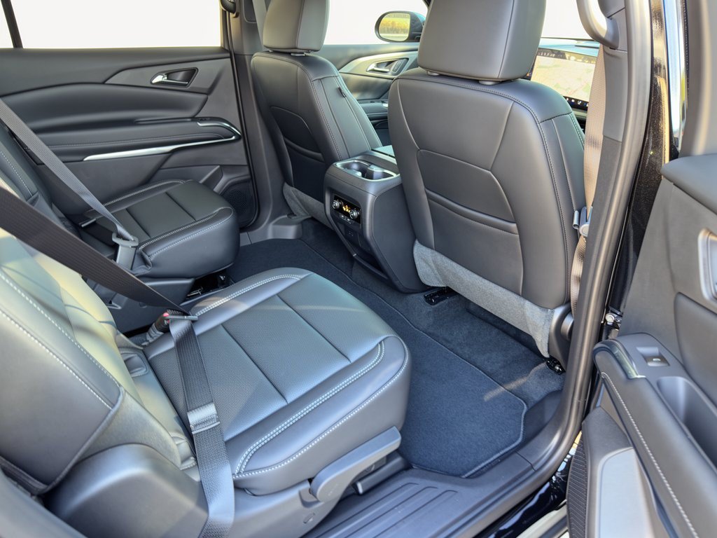 New 2027 Chevrolet Traverse RS FWD image 29
