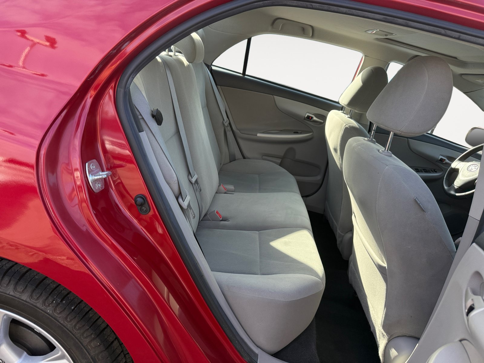 Used 2013 Toyota Corolla LE w/ Premium Pkg FWD image 18
