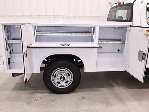 New 2026 Ford F250 XL w/ XL Chrome Package AWD/4WD image 11
