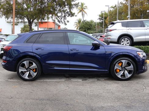 Used 2022 Audi e-tron Premium Plus w/ Premium Plus Package image 20