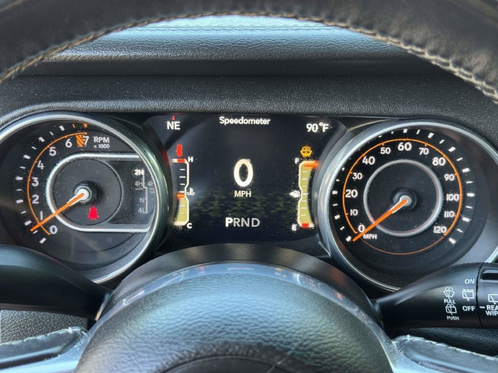 Used 2018 Jeep Wrangler Unlimited Sahara AWD/4WD image 14