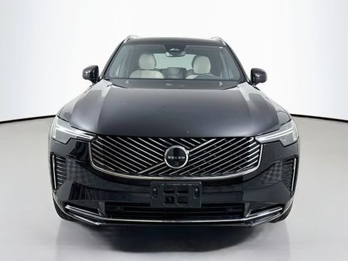 Used 2026 Volvo XC90 B5 Plus w/ Protection Package AWD/4WD image 2