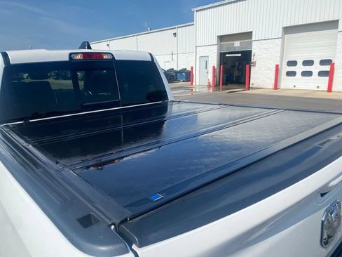 Used 2022 RAM 1500 Laramie AWD/4WD image 5