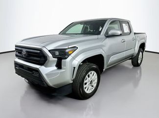 Used 2024 Toyota Tacoma SR5 AWD/4WD video 3
