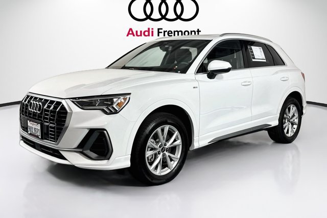 Used 2025 Audi Q3 2.0T Premium w/ Convenience Package AWD/4WD image 3