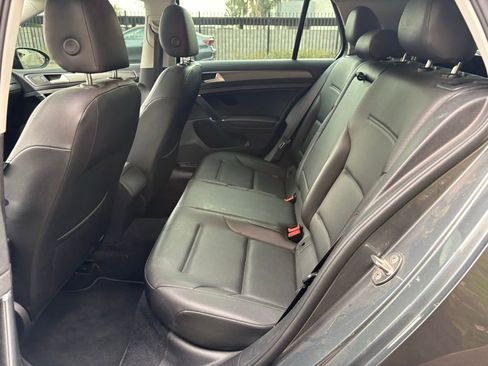 Used 2021 Volkswagen Golf 4-Door image 9