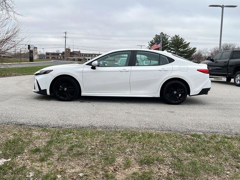 Used 2025 Toyota Camry XSE image 2