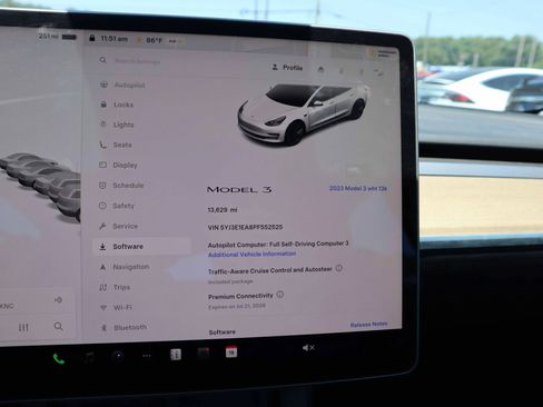 Used 2023 Tesla Model 3 Standard Range RWD image 26
