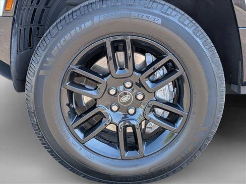 Used 2023 Land Rover Defender 110 X-Dynamic SE AWD/4WD image 29