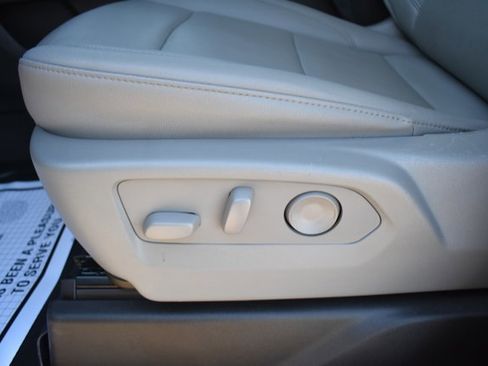 Used 2025 GMC Sierra 1500 SLT image 16