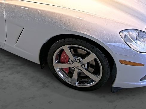 Used 2006 Chevrolet Corvette Convertible w/ Preferred Equipment Group image 14