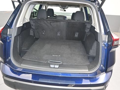 Used 2025 Nissan Rogue SV FWD image 14