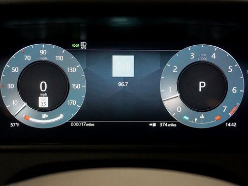 Used 2025 Land Rover Range Rover Velar Dynamic SE image 11