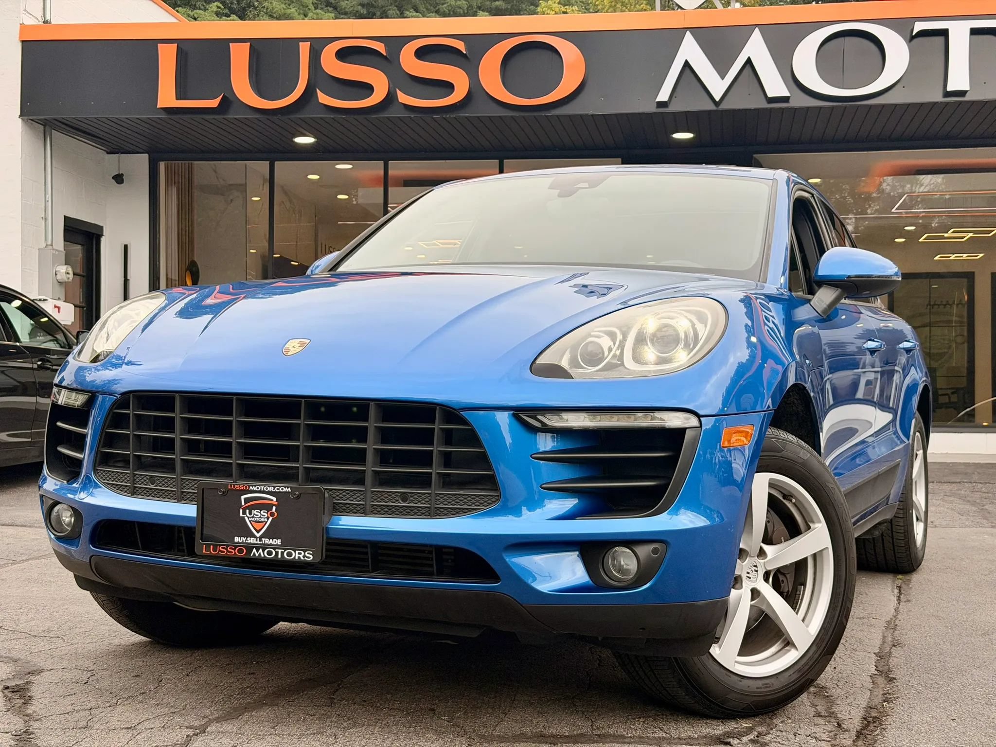 Used 2017 Porsche Macan AWD/4WD image 1