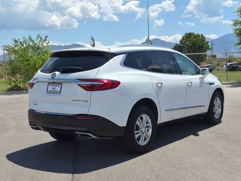 Used 2019 Buick Enclave Essence AWD/4WD image 3