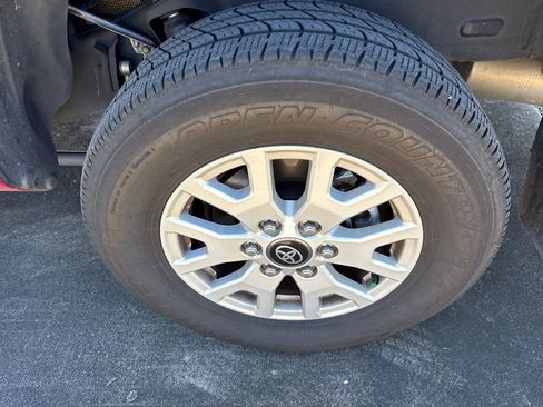 Used 2024 Toyota Tacoma SR5 image 7