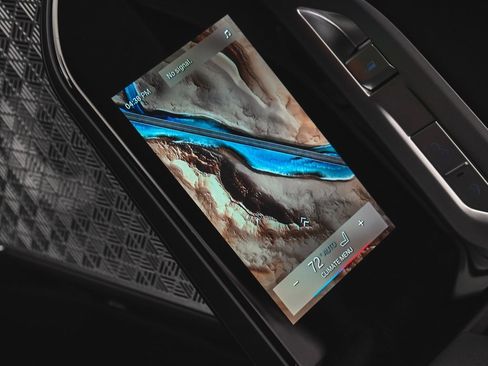 Used 2023 BMW i7 xDrive60 w/ Executive Package 2 image 16