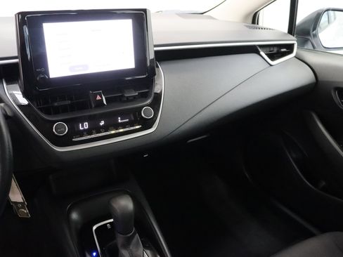 Used 2025 Toyota Corolla LE FWD image 15