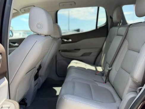 Used 2017 GMC Acadia SLT AWD/4WD image 15