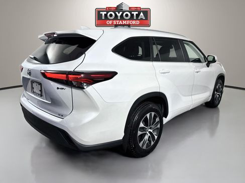 Certified 2026 Toyota Highlander XLE AWD/4WD image 7