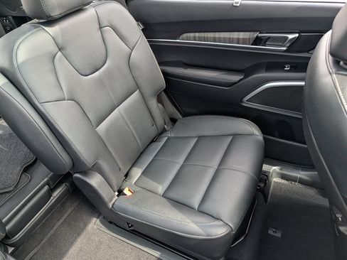 Certified 2025 Kia Telluride SX w/ SX Captain's Chair Package AWD/4WD image 14