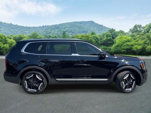 Used 2024 Kia Telluride EX w/ EX Captain's Chair Package FWD image 22