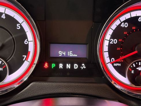 Used 2019 Dodge Grand Caravan SE FWD image 34