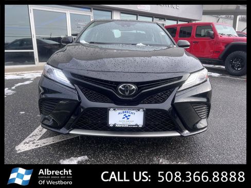 Used 2019 Toyota Camry XSE image 8