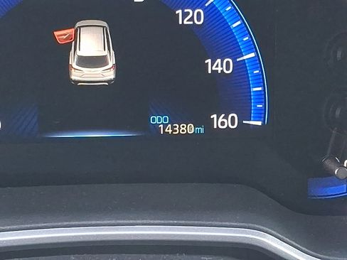 Used 2022 Toyota Corolla Cross XLE w/ Convenience Package image 20