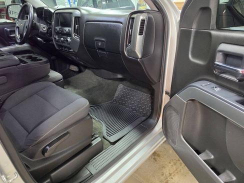 Used 2018 Chevrolet Silverado 1500 LT w/ LT Eassist Package AWD/4WD image 16