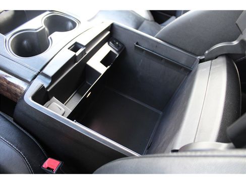 Used 2018 Chevrolet Tahoe LT image 32