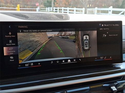 Used 2024 BMW X7 xDrive40i w/ Premium Package image 19