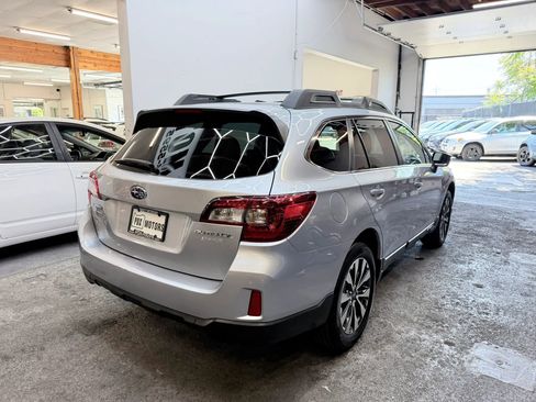 Used 2015 Subaru Outback 2.5i Limited AWD/4WD image 3