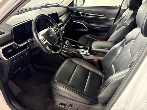 Used 2025 Kia Telluride S FWD image 28