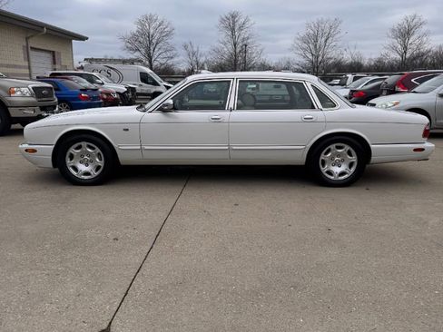 Used 2001 Jaguar XJ Vanden Plas image 10