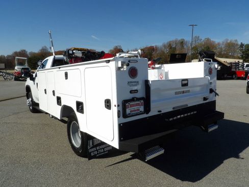 Used 2024 Chevrolet Silverado 3500 W/T image 5
