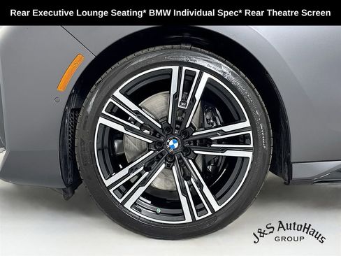 Used 2023 BMW 760i xDrive AWD/4WD image 40